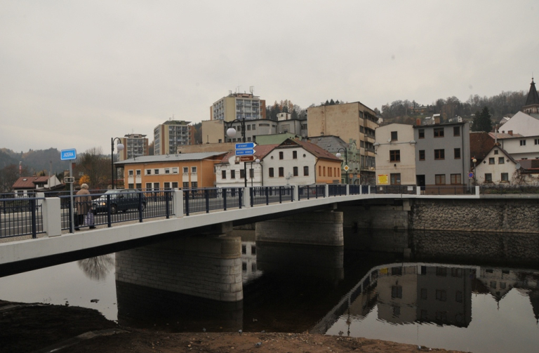 Nový most přes Jizeru a zrekonstruované silnice vylepšily infrastrukturu na Jablonecku 